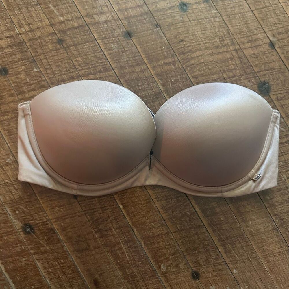 Victoria’s Secret 32D nude satiny very sexy multi-way bra